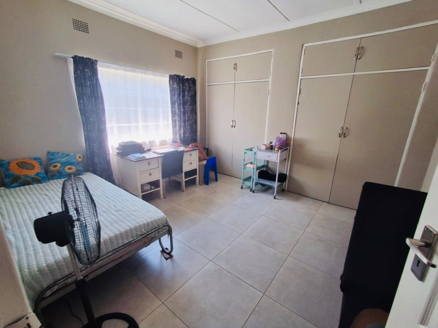 To Let 2 Bedroom Property for Rent in Meerhof North West